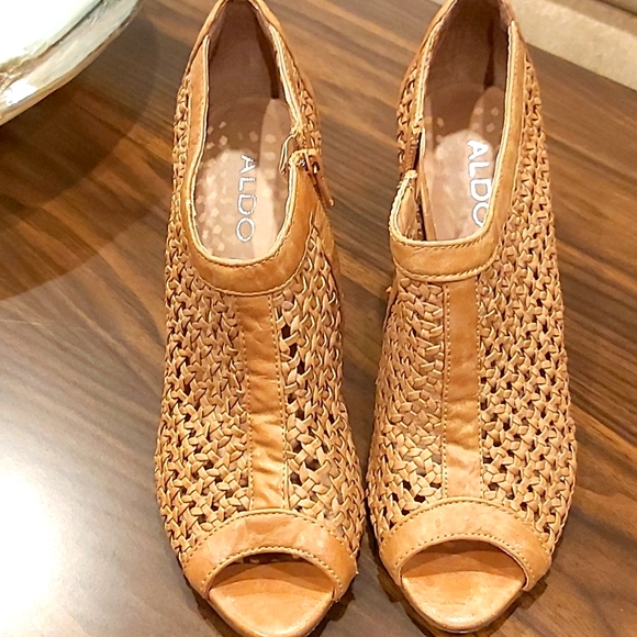 High heeled sandal from Aldo, size 8 - Picture 1 of 4